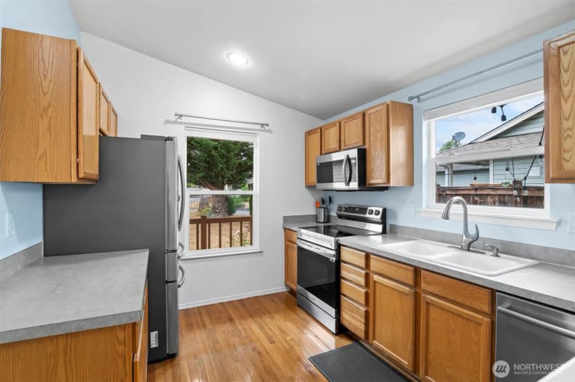 Property photo for 3211 Arbor Street, Mount Vernon photo 7