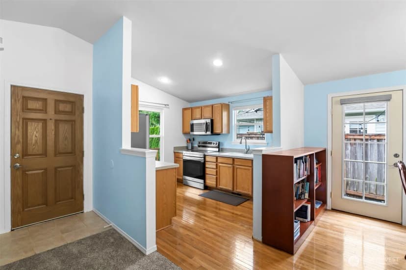 Property photo for 3211 Arbor Street, Mount Vernon photo 6