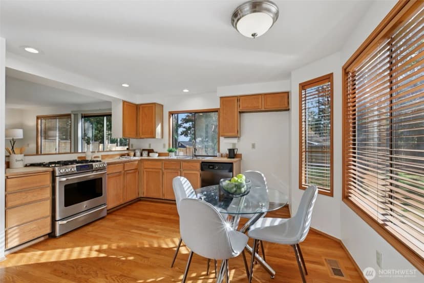 Property photo for 22035 Ne 15th Street, Sammamish photo 6