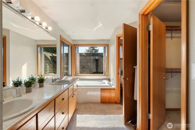 Property photo for 7044 18th Avenue Ne, Seattle photo 22