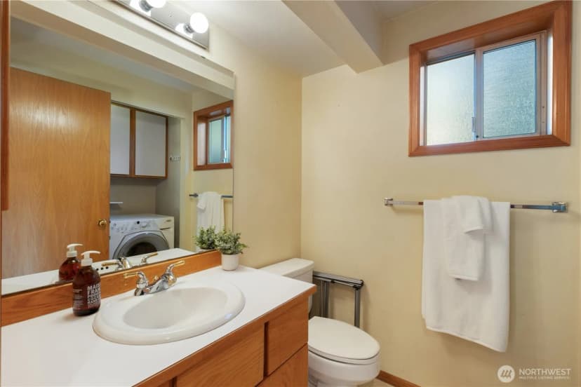 Property photo for 7044 18th Avenue Ne, Seattle photo 16