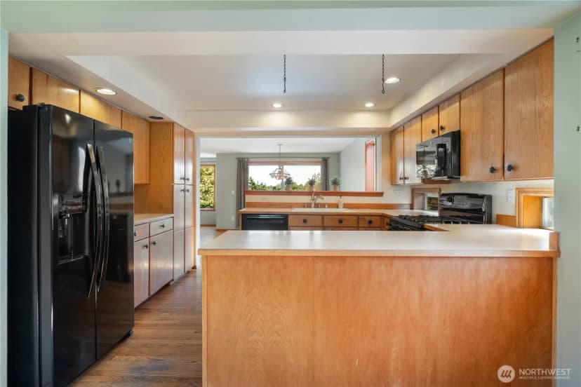 Property photo for 7044 18th Avenue Ne, Seattle photo 11
