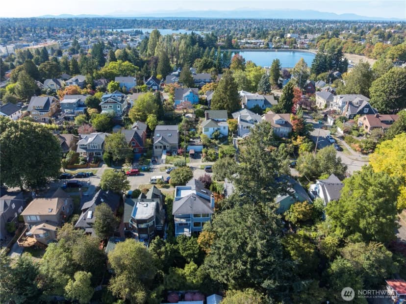 Property photo for 7044 18th Avenue Ne, Seattle photo 33