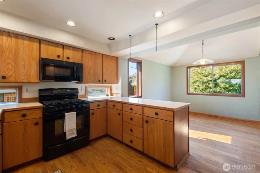 Property photo for 7044 18th Avenue Ne, Seattle photo 14