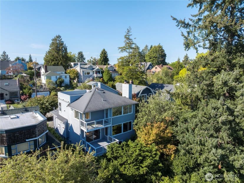 Property photo for 7044 18th Avenue Ne, Seattle photo 9