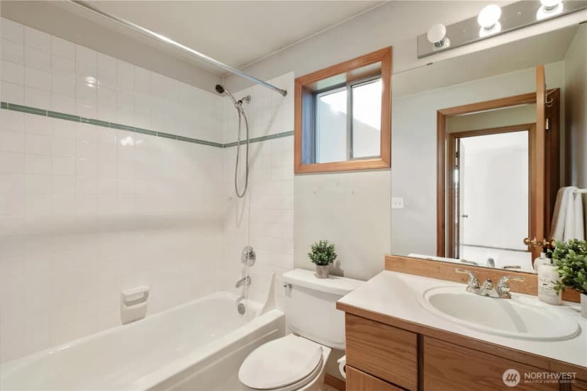 Property photo for 7044 18th Avenue Ne, Seattle photo 27