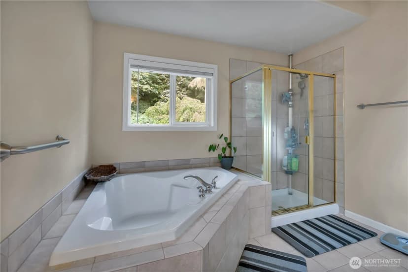 Property photo for 26525 Lake Fenwick Road S, Kent photo 21