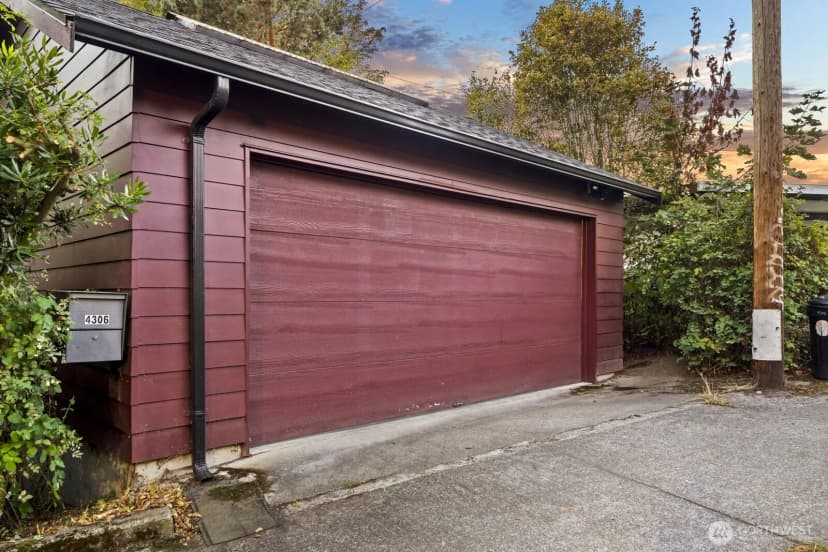 Property photo for 4306 3rd Avenue Nw, Seattle photo 33