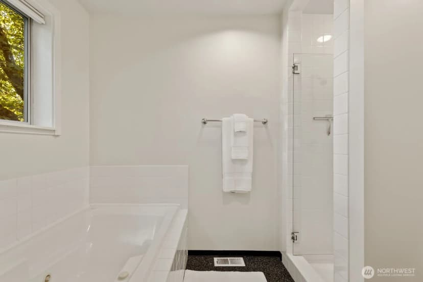 Property photo for 4306 3rd Avenue Nw, Seattle photo 22