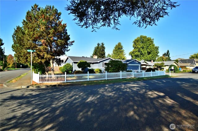 Property photo for 426 17th Street Sw, Puyallup photo 3