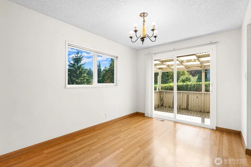 Property photo for 14221 Se 10th Place, Bellevue photo 6