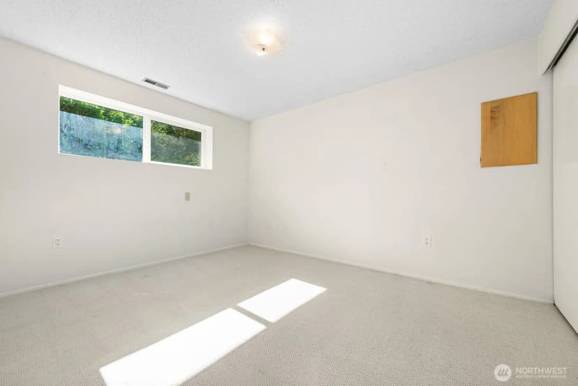 Property photo for 14221 Se 10th Place, Bellevue photo 16