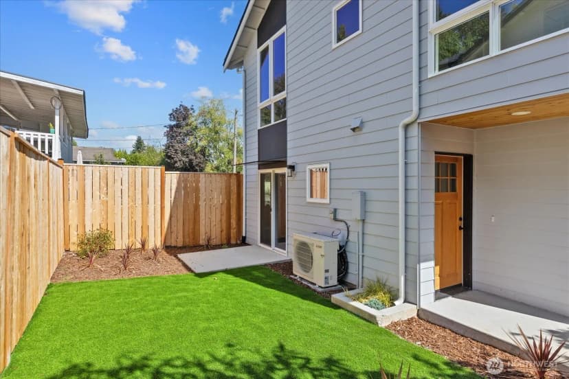 Property photo for 5984 26th Avenue Sw #c, Seattle photo 20
