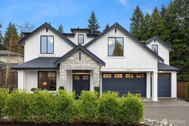 Property photo for 10609 Ne 46th, Kirkland photo 2