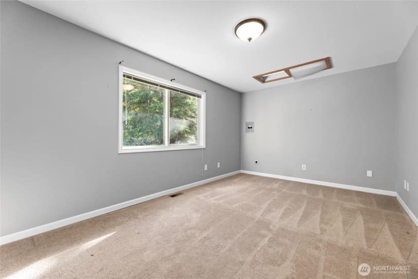 Property photo for 1710 S 390th Street, Roy photo 17