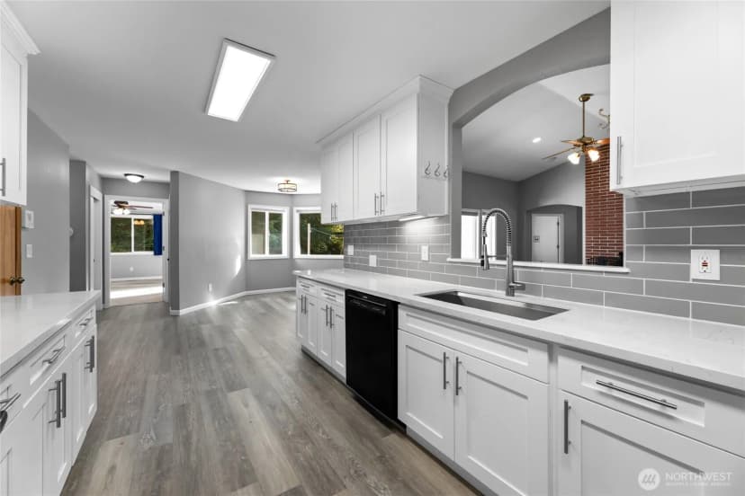 Property photo for 1710 S 390th Street, Roy photo 18