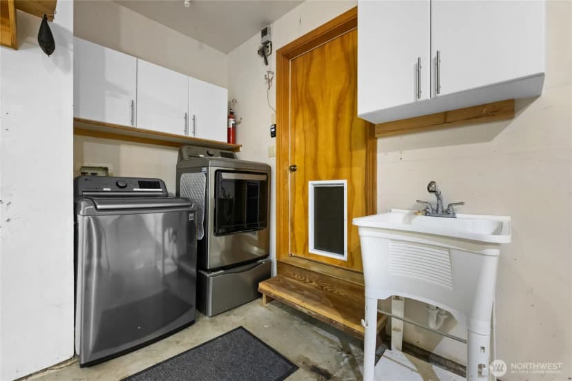 Property photo for 1710 S 390th Street, Roy photo 28