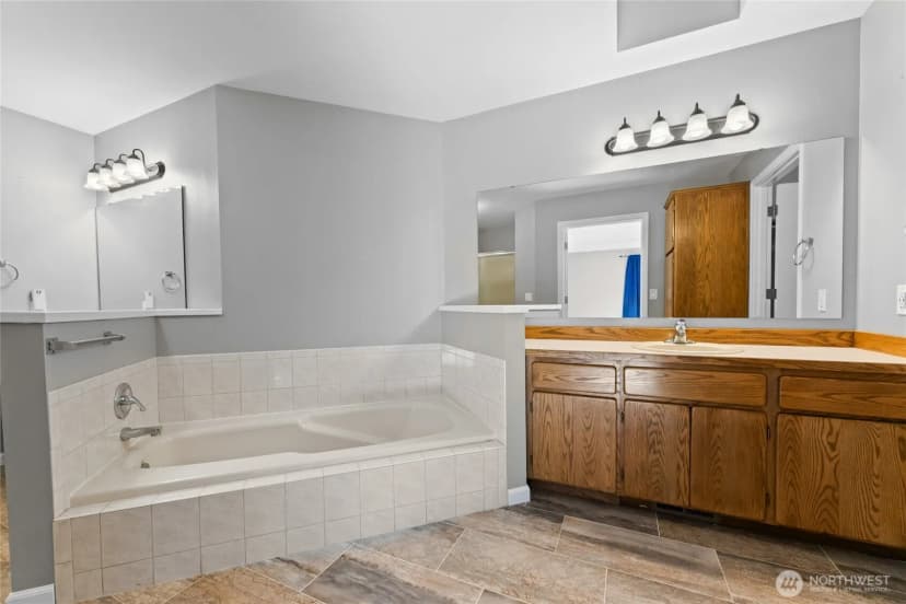 Property photo for 1710 S 390th Street, Roy photo 25