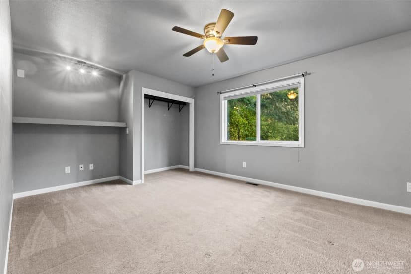 Property photo for 1710 S 390th Street, Roy photo 12