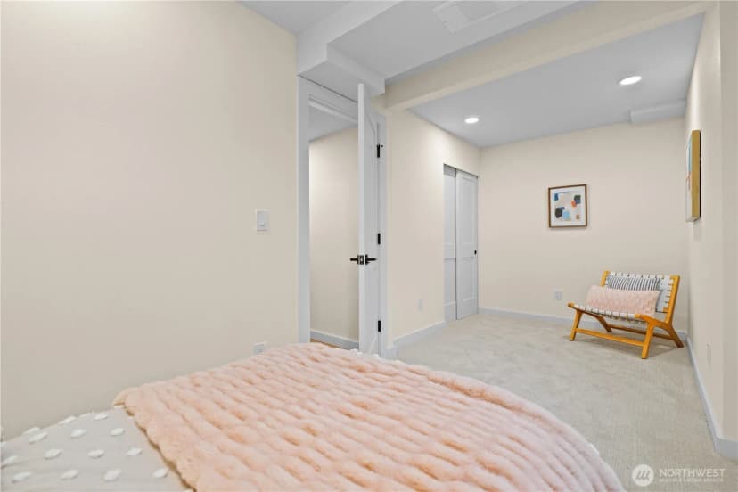 Property photo for 10244 32nd Avenue Sw, Seattle photo 31