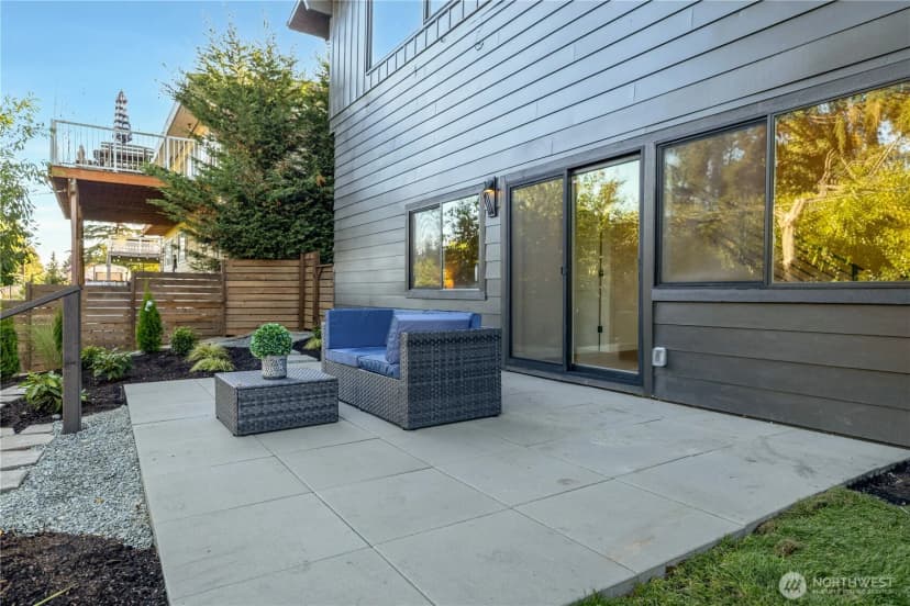 Property photo for 10244 32nd Avenue Sw, Seattle photo 32