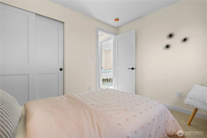 Property photo for 10244 32nd Avenue Sw, Seattle photo 20