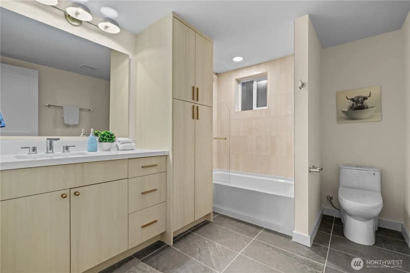 Property photo for 10244 32nd Avenue Sw, Seattle photo 29