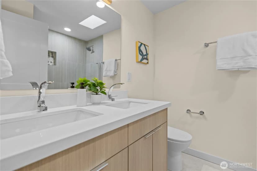 Property photo for 10244 32nd Avenue Sw, Seattle photo 21
