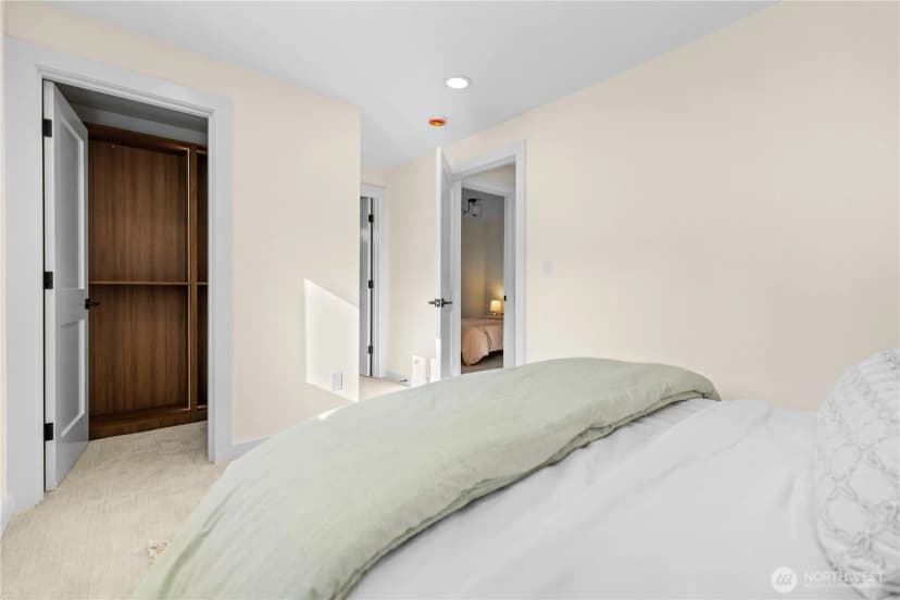 Property photo for 10244 32nd Avenue Sw, Seattle photo 16