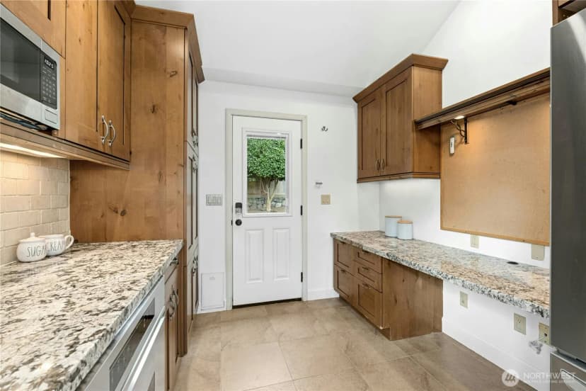 Property photo for 3615 41st Avenue W, Seattle photo 15