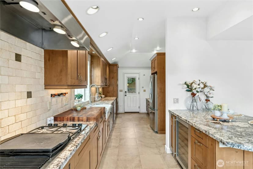 Property photo for 3615 41st Avenue W, Seattle photo 14