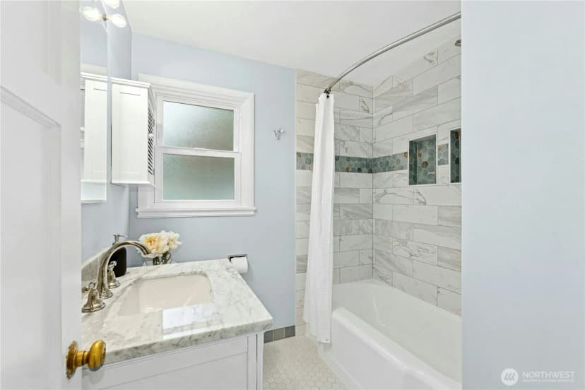 Property photo for 3615 41st Avenue W, Seattle photo 22