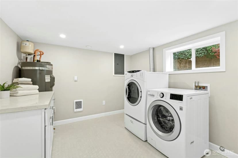 Property photo for 3615 41st Avenue W, Seattle photo 27