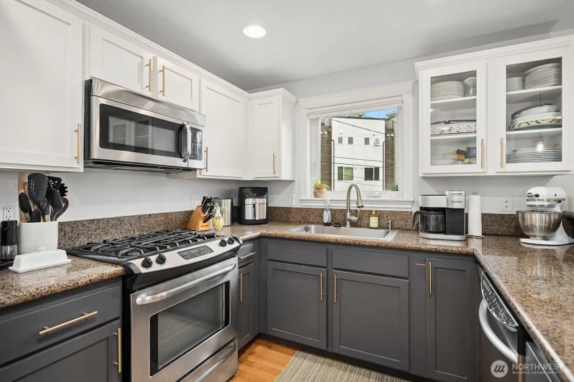 Property photo for 10203 1st Avenue Nw #b, Seattle photo 11