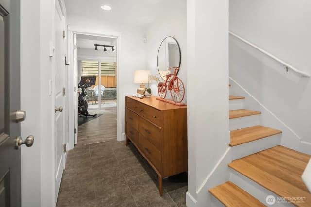 Property photo for 10203 1st Avenue Nw #b, Seattle photo 2
