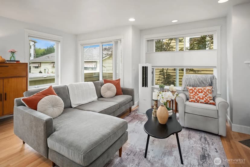 Property photo for 10203 1st Avenue Nw #b, Seattle photo 4