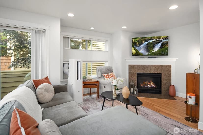 Property photo for 10203 1st Avenue Nw #b, Seattle photo 5