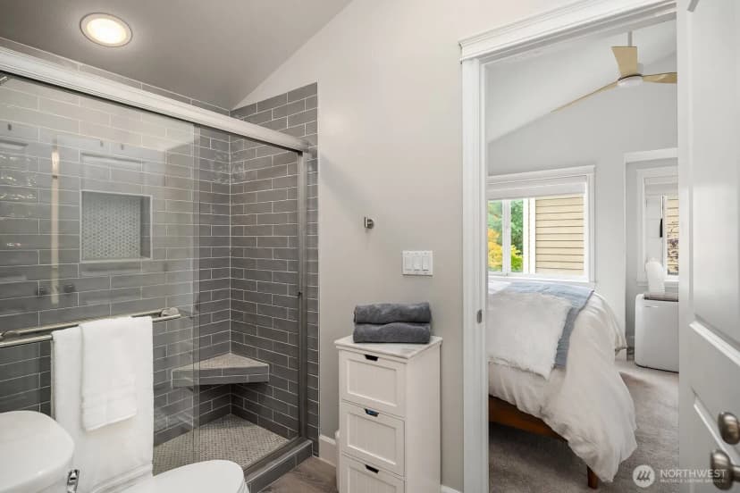 Property photo for 10203 1st Avenue Nw #b, Seattle photo 17