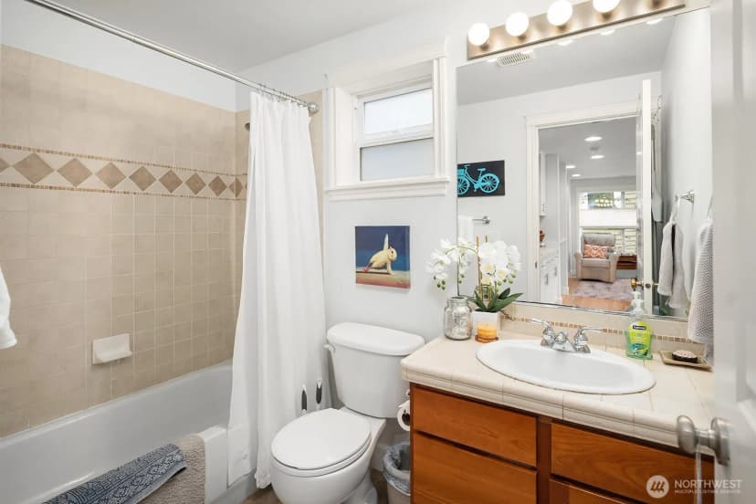 Property photo for 10203 1st Avenue Nw #b, Seattle photo 14