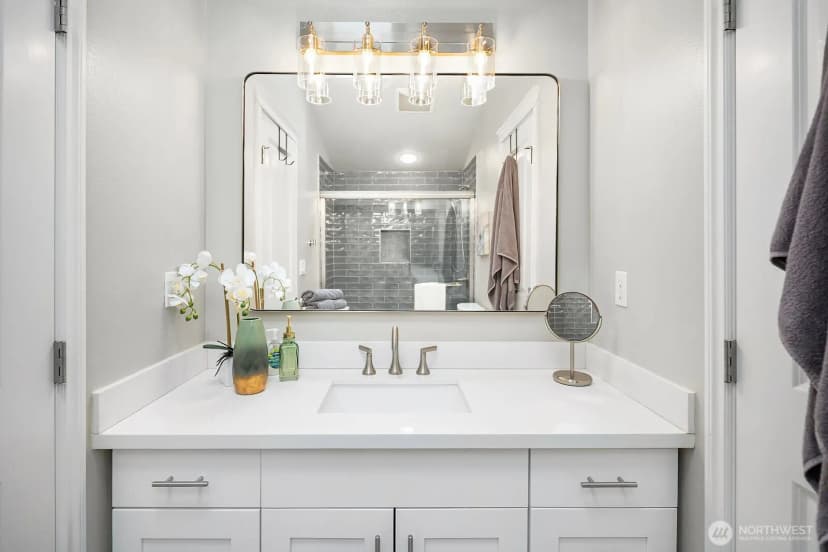 Property photo for 10203 1st Avenue Nw #b, Seattle photo 16