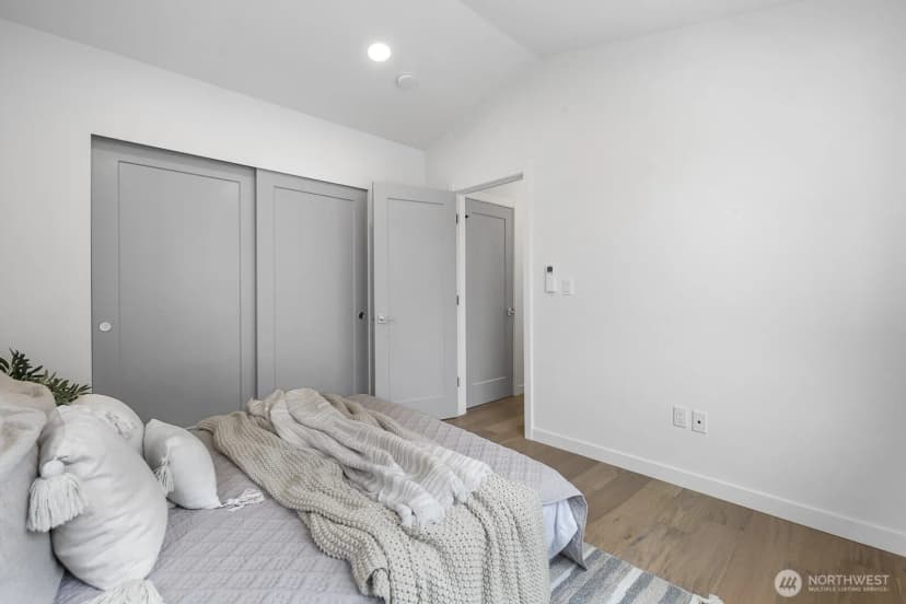 Property photo for 3422 20th Avenue S, Seattle photo 15