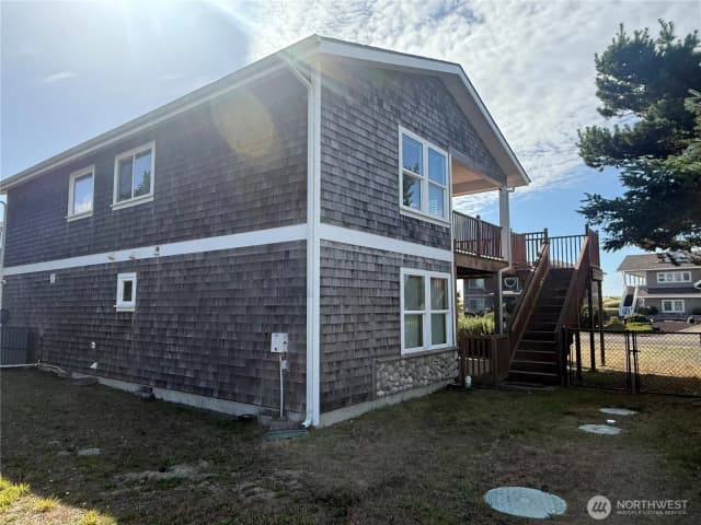 Property photo for 35210 F Place, Ocean Park photo 3