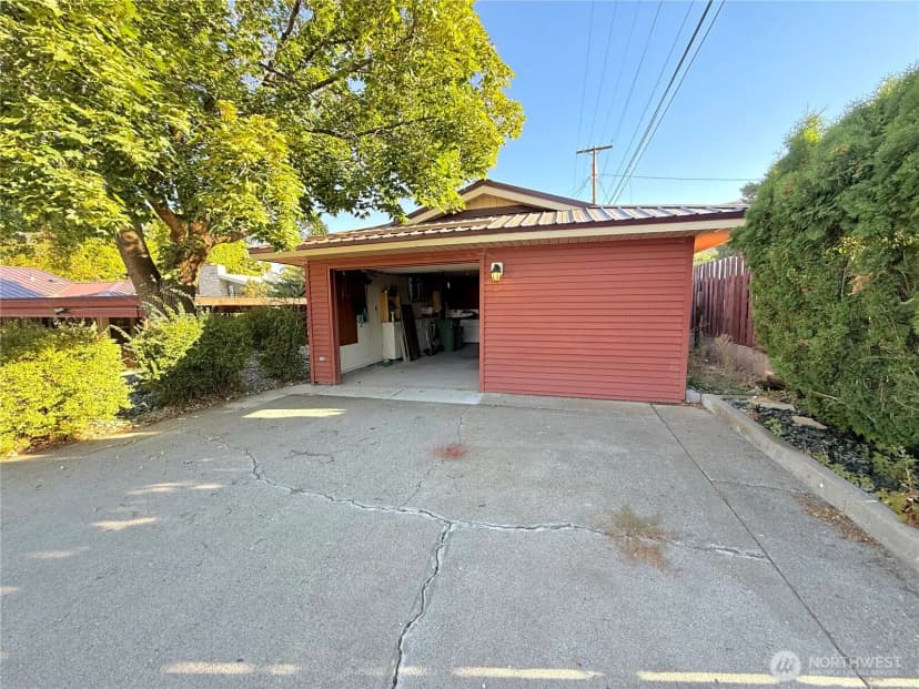 Property photo for 1023 River Drive, Coulee Dam photo 40