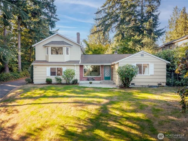 Property photo for 2123 Ne 177th Street, Shoreline