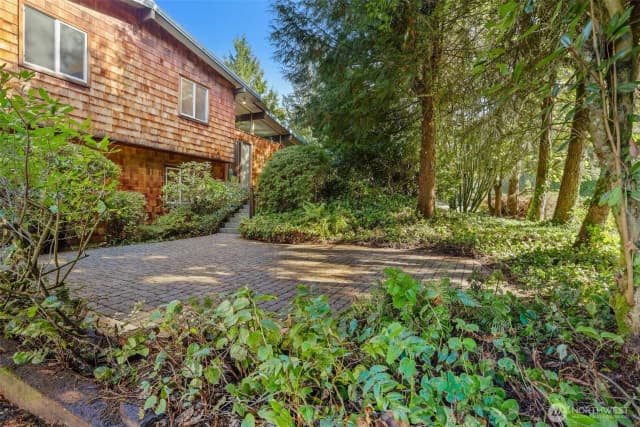 Property photo for 4753 90th Avenue Se, Mercer Island photo 2