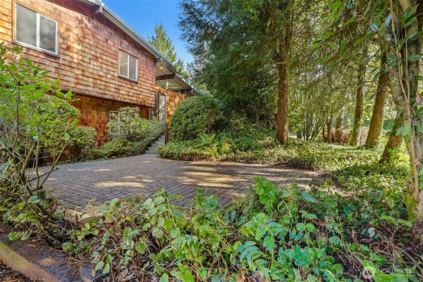 Property photo for 4753 90th Avenue Se, Mercer Island photo 2