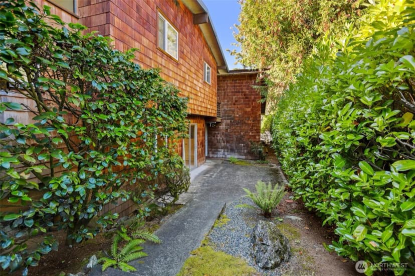 Property photo for 4753 90th Avenue Se, Mercer Island photo 27