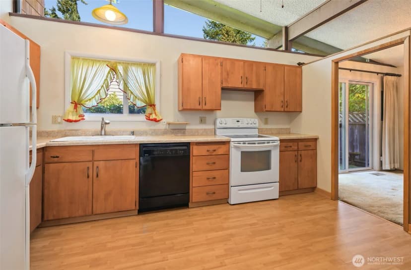 Property photo for 4753 90th Avenue Se, Mercer Island photo 10
