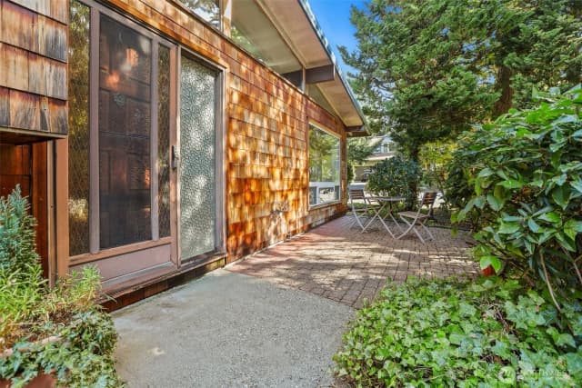 Property photo for 4753 90th Avenue Se, Mercer Island photo 3