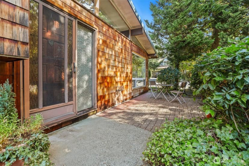 Property photo for 4753 90th Avenue Se, Mercer Island photo 3
